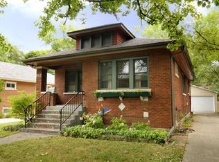 913 Webster Ave, Wheaton, IL 60187