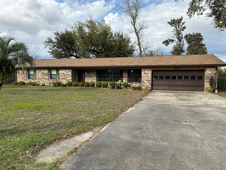 627 Old Hickory St — Photo 1