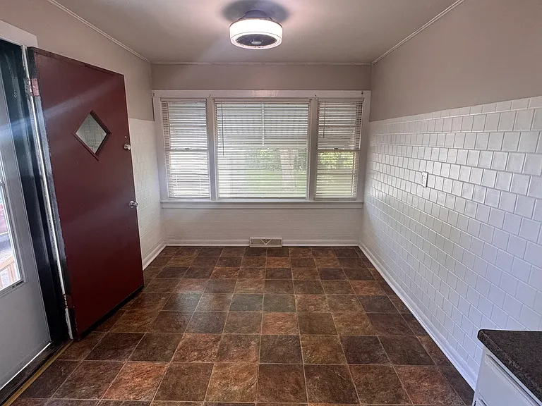 14613 Saint Louis Ave — Photo 13