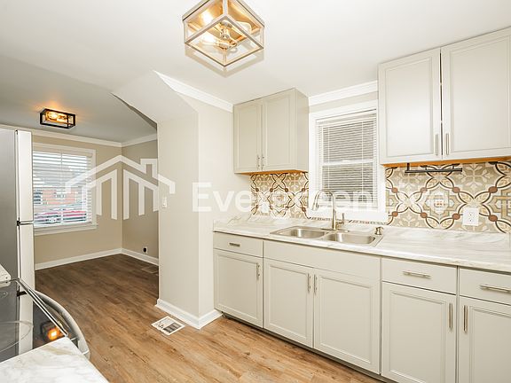 5th image of 5558 Beechwood Ave