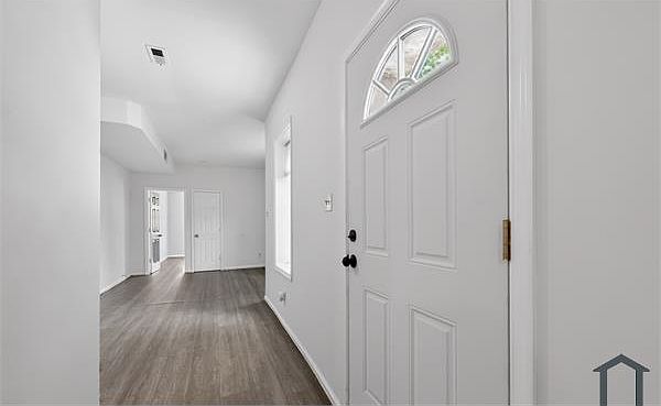 1st image of 606 S Claymont St #1