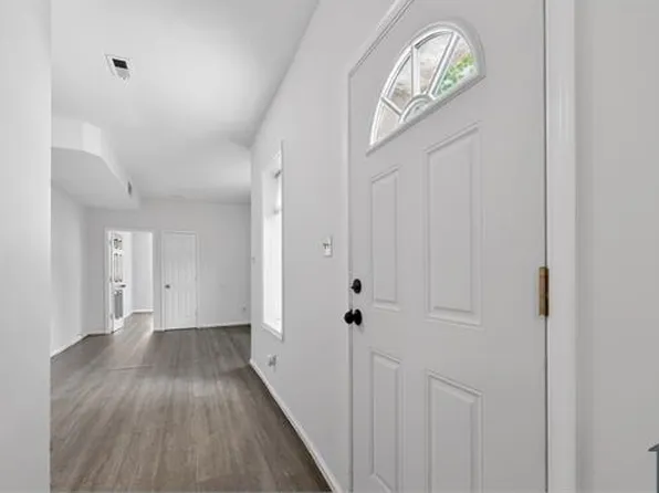 606 S Claymont St #1, Wilmington, DE 19801