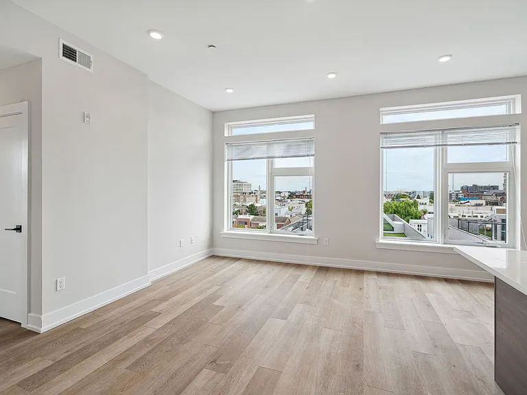 The Weston — Photo 30