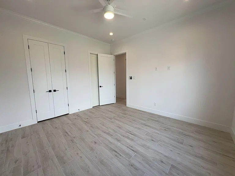 1423 Holly St — Photo 7