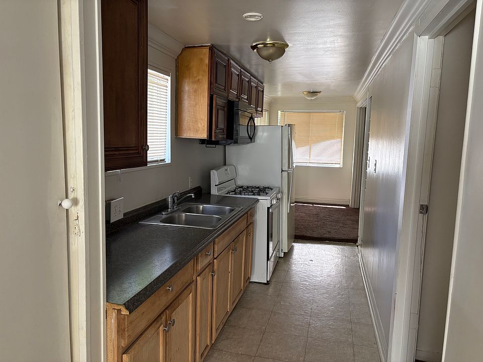 1st image of 23031 Waters Dr #B