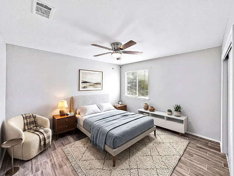 4902 Crestwood Hill Dr — Photo 34