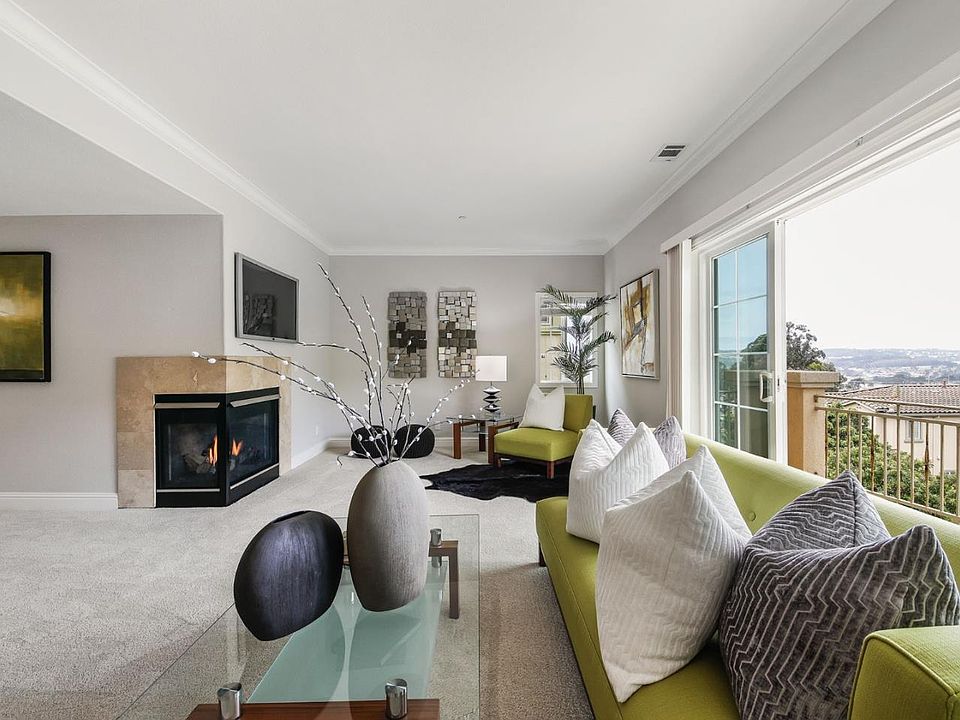 1st image of 807 La Montagne Pl