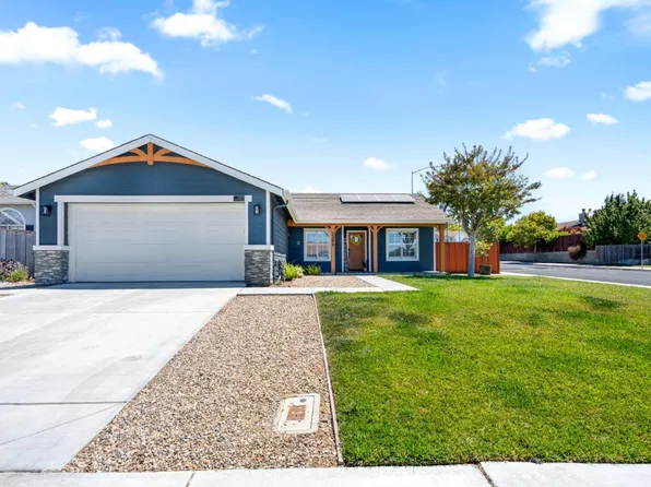 2399 Paradise Dr, Hollister, CA 95023