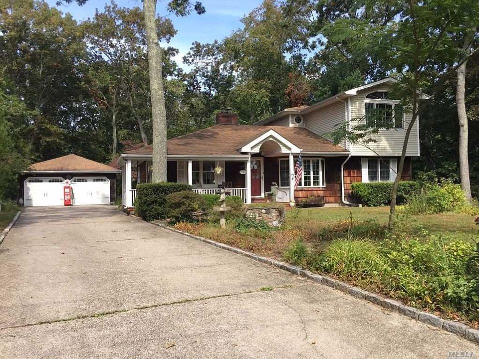1st image of 19 Churchill Ln