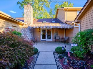 402 Oakbridge Dr, Hurricane, WV 25526