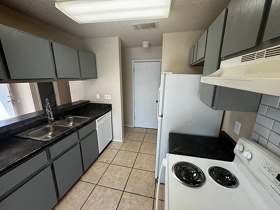 5th image of 5213 Meadow Fld APT 4