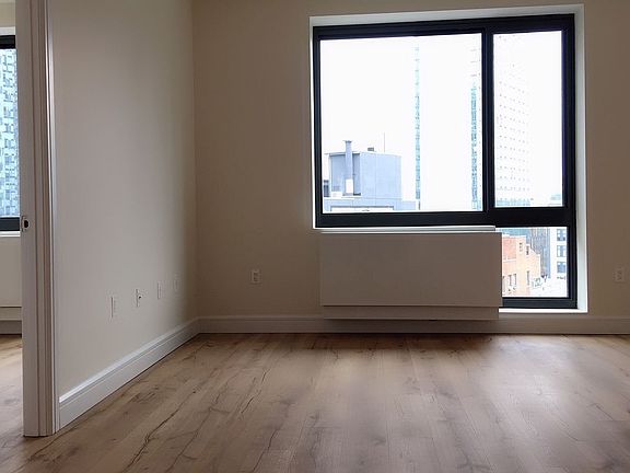 3rd image of 2521 43rd Ave APT 811