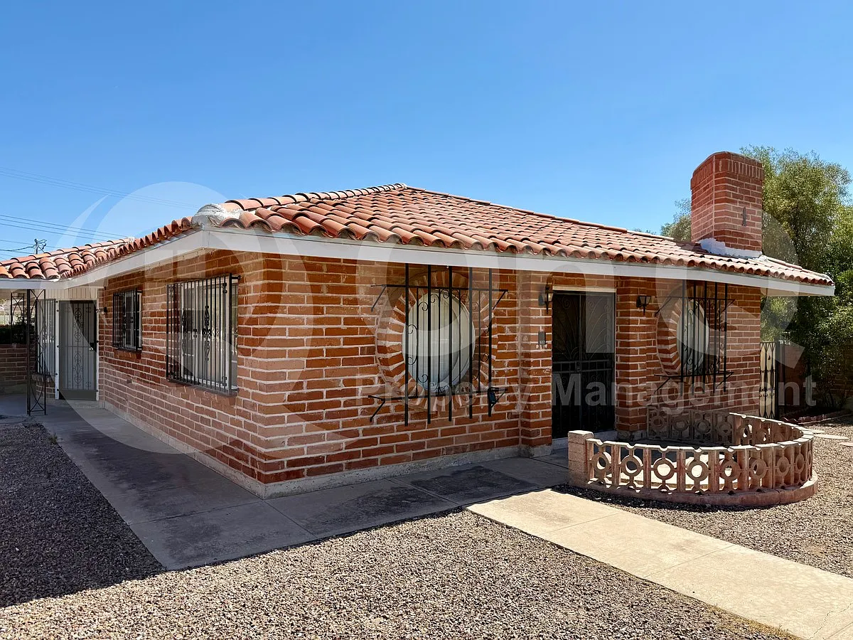 4 bed, 3.0 bath, 2392 sqft, $2,800 — Photo 2