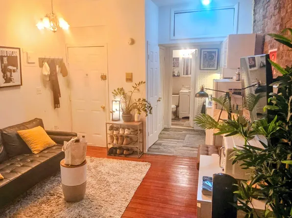 311 East 60th Street image 3 of 6