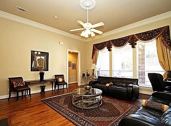 2nd image of 3105 Ashwood Ct