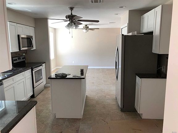 2nd image of 22 Norwood Ln