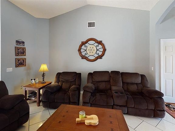 5th image of 1302 Laurel Glen Dr
