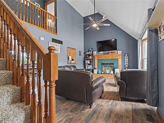 3rd image of 4113 SW Washington Dr