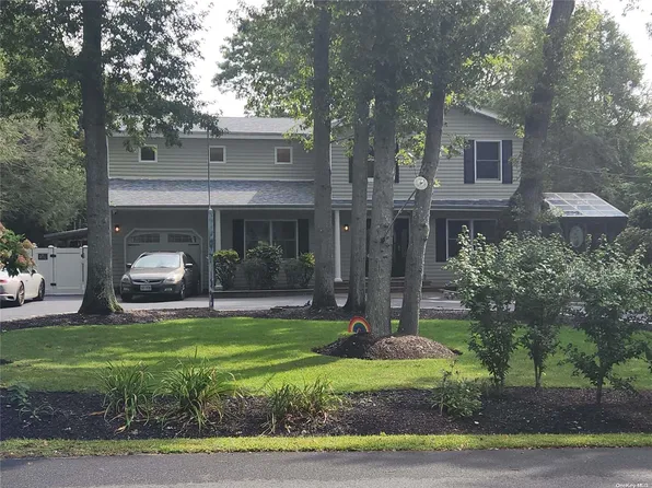 127 Chestnut Street, Mount Sinai, NY 11766