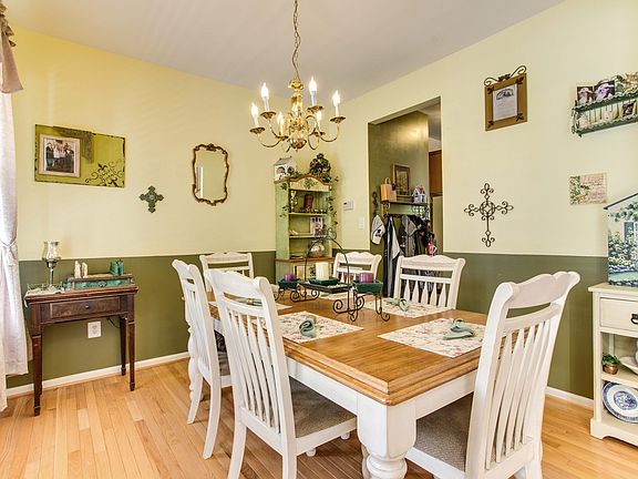 3rd image of 9258 Hillis Ct
