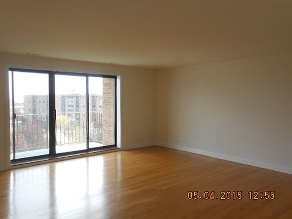 3rd image of 1727 W Crystal Ln Unit 602