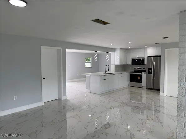 1646 S Hermitage Rd, Fort Myers, FL 33919