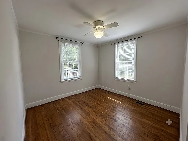 505 Ribaut Rd — Photo 10