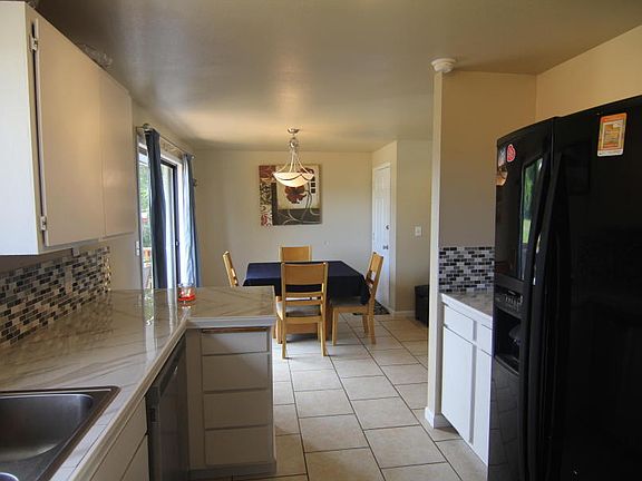 5th image of 3081 Monterey Dr