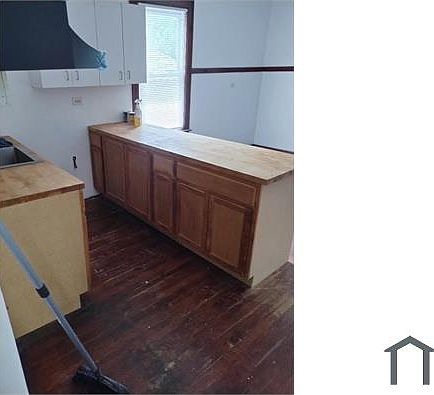3rd image of 8544 S Kingston Ave #2