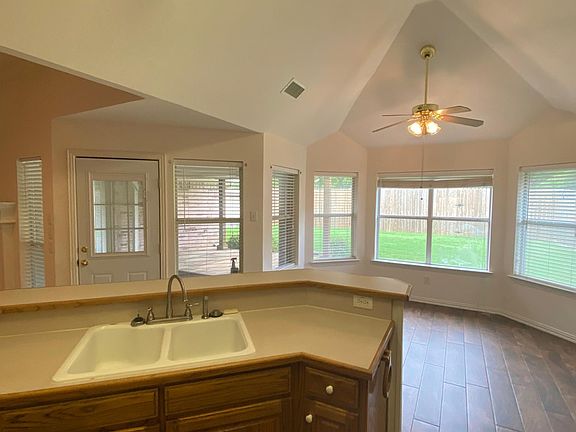 5th image of 705 Tulane Dr