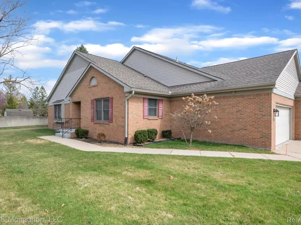 2477 Birchcrest Ct, Sterling Heights, MI 48314