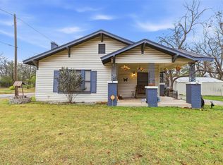 618 Granbury St, Cleburne, TX 76033