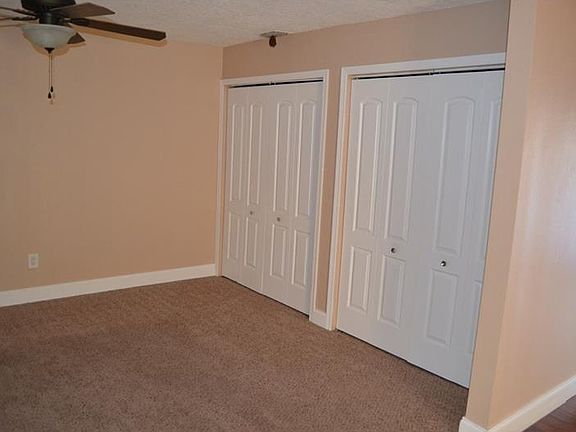 5th image of 210 W Sadler Ave