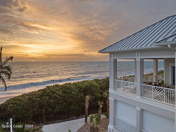 2nd image of 950 Surfsedge Way #301