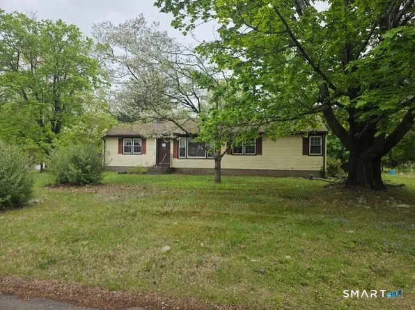17 Edgewood Court, Middlefield, CT 06455