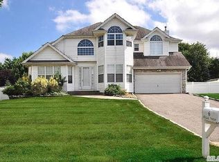 6 Sipala Ct, East Northport, NY 11731