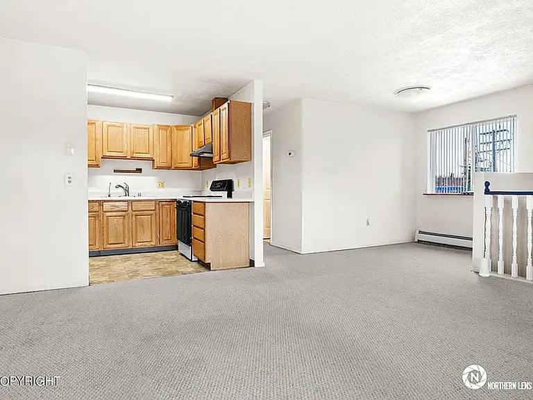 528 State St — Photo 14