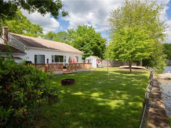 6 Birch Dr, Exeter, RI 02822