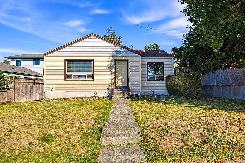 2nd image of 2114 Parker Place
