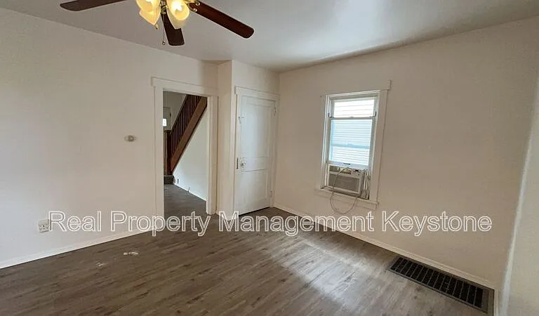 625 Blanton St — Photo 8