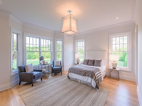 4th image of 22 Bay Ln
