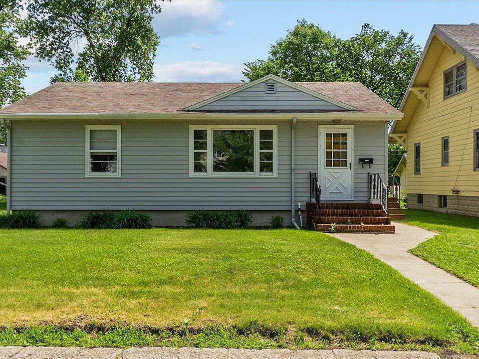 1st image of 606 7th St N