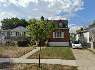 1463 Egmont Pl, Far Rockaway, NY 11691