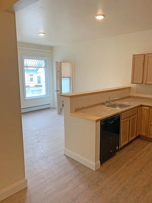 3 bed, 1.0 bath, $3,510 — Photo 2