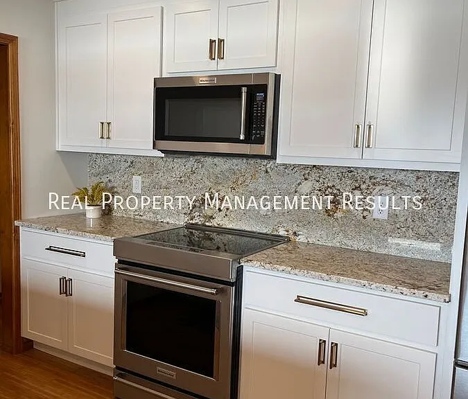 603 W Water St — Photo 8