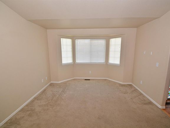 4th image of 7851 Tennis Ln