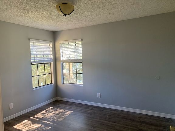 5th image of 375 Lake Ontario Ct Unit 303
