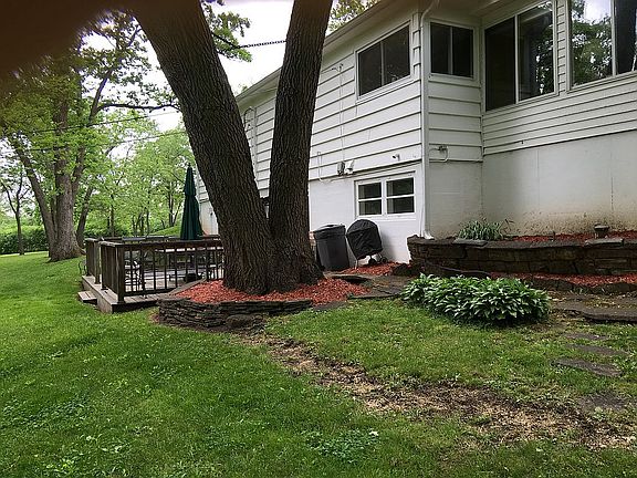 4th image of 605 Eton Dr
