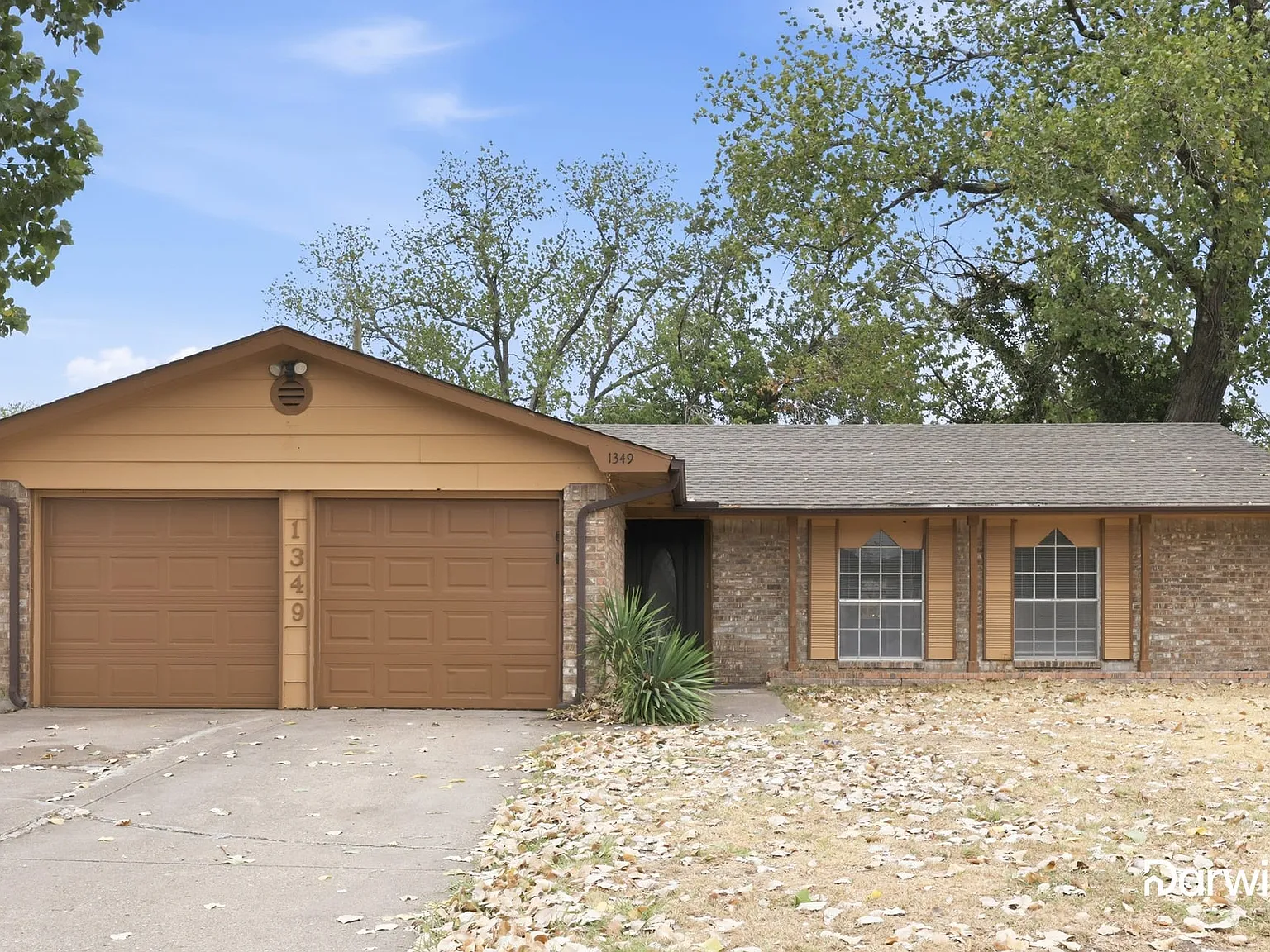 3 bed, 2.0 bath, 1968 sqft, $2,055 — Photo 1