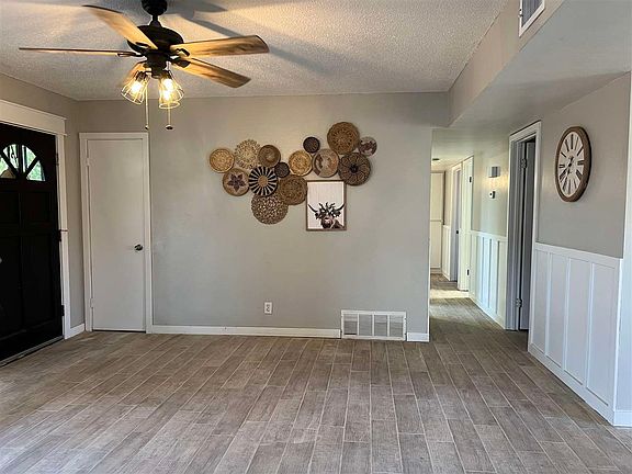 4th image of 1170 E Corona Dr